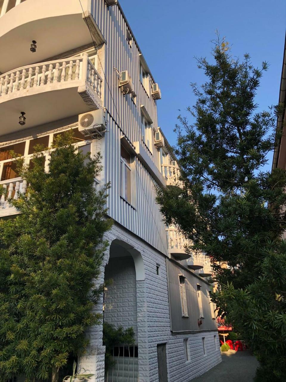 Twins Hotel Kobuleti Bagian luar foto