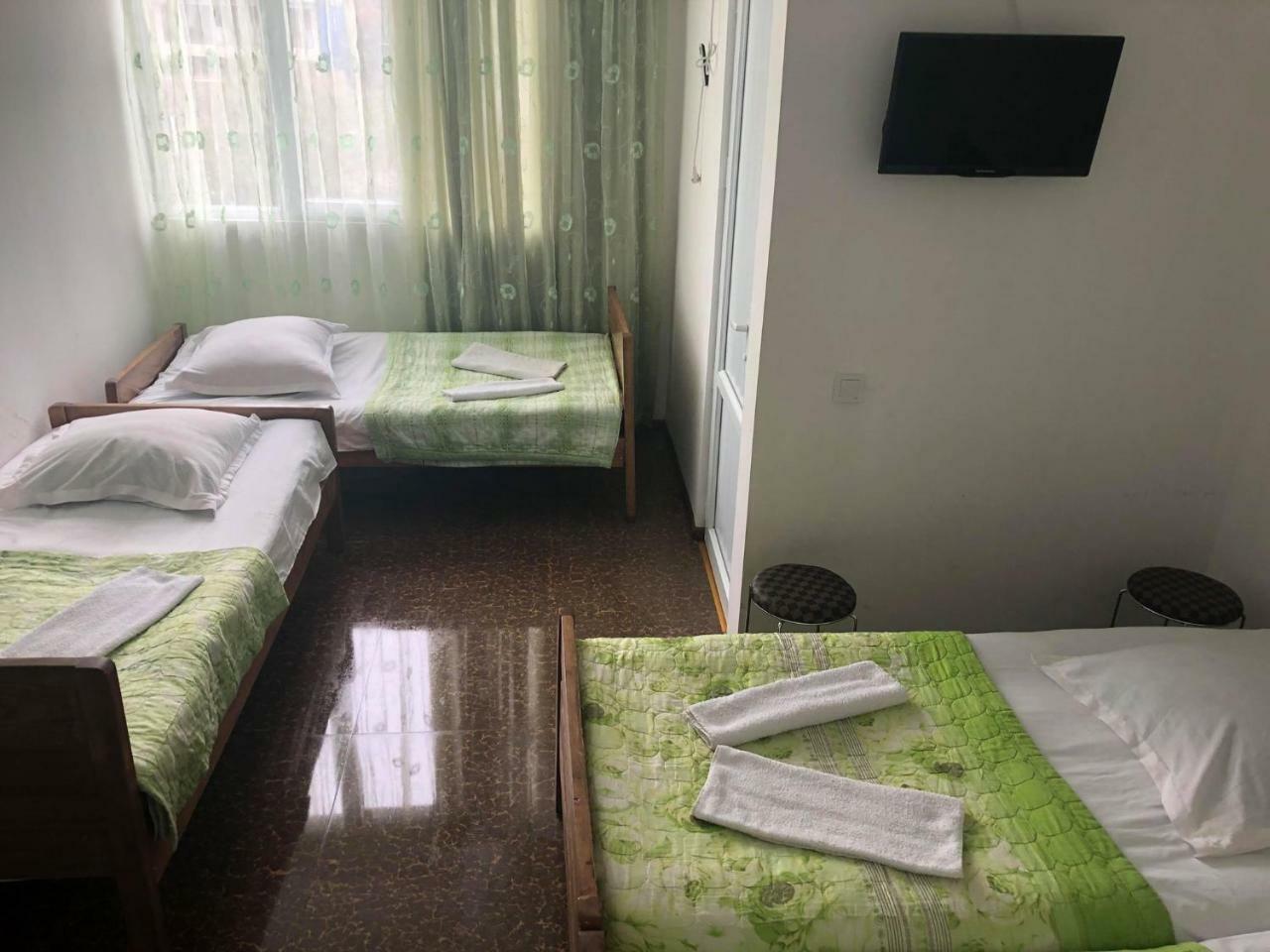 Twins Hotel Kobuleti Bagian luar foto
