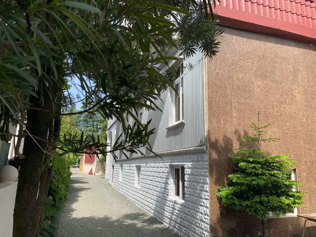 Twins Hotel Kobuleti Bagian luar foto