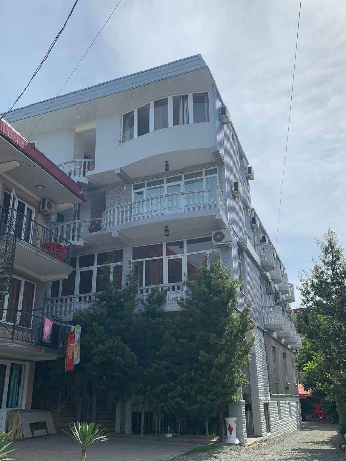 Twins Hotel Kobuleti Bagian luar foto
