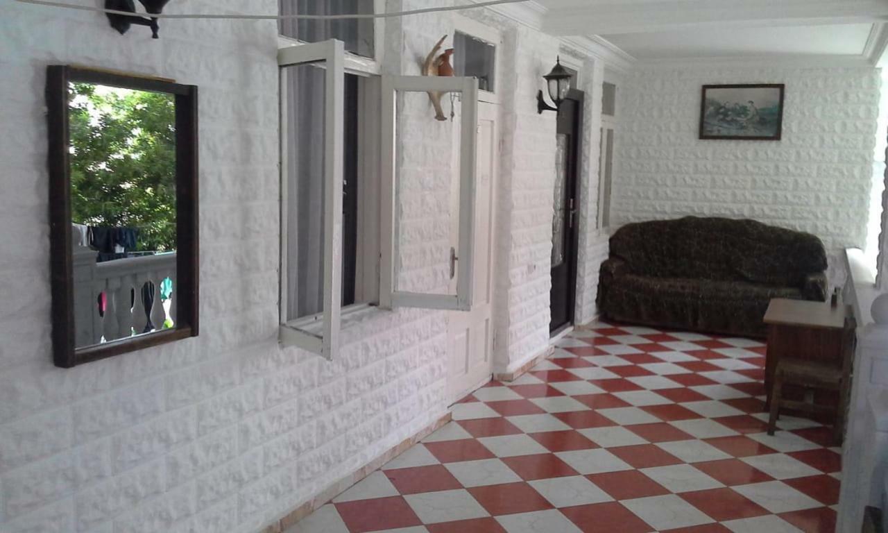 Twins Hotel Kobuleti Bagian luar foto