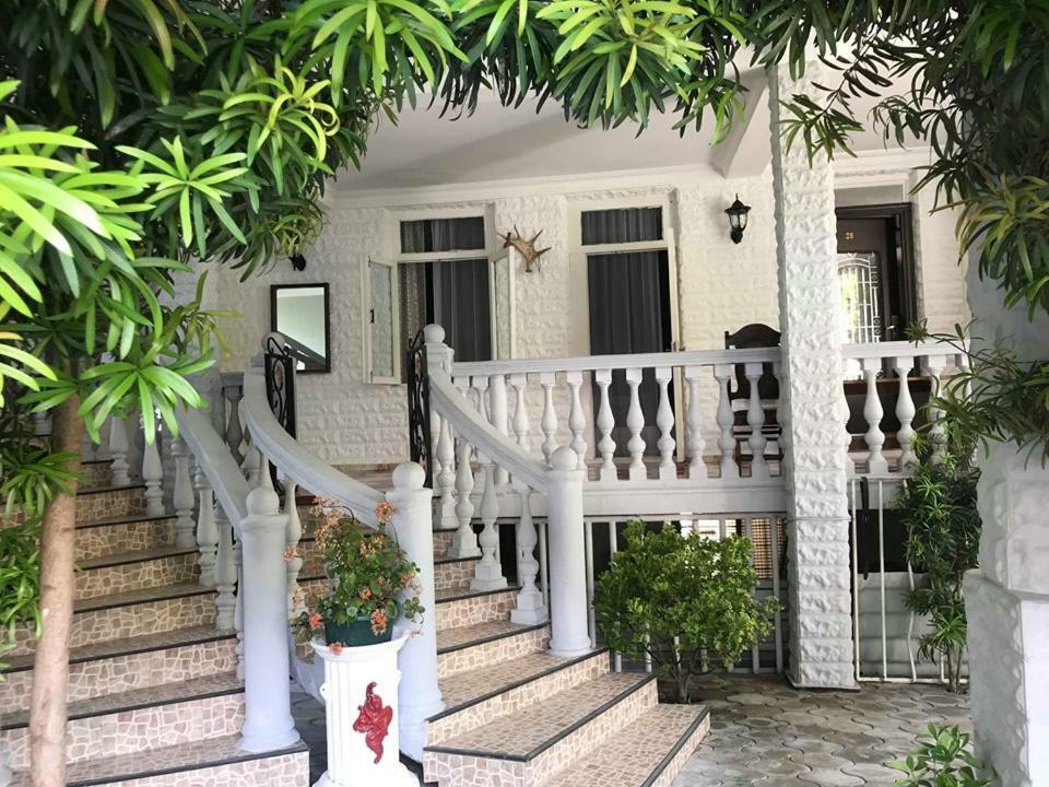 Twins Hotel Kobuleti Bagian luar foto