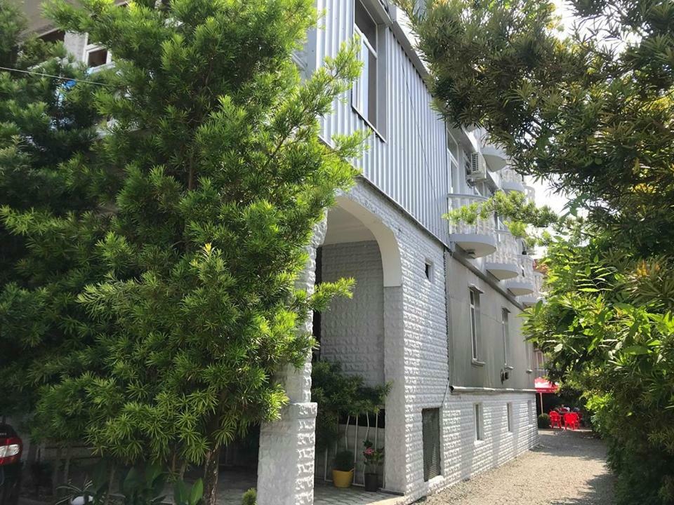 Twins Hotel Kobuleti Bagian luar foto