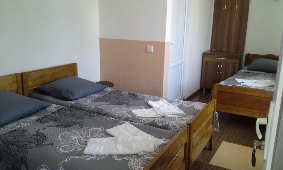 Twins Hotel Kobuleti Bagian luar foto