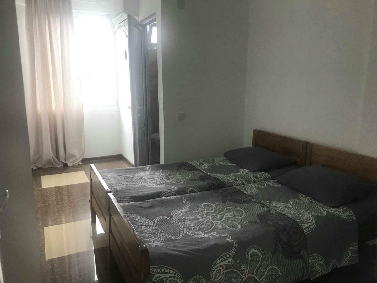 Twins Hotel Kobuleti Bagian luar foto